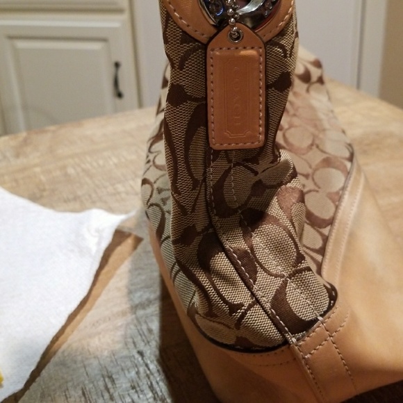 Authentic Coach Handbag - Picture 3 of 4